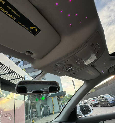 Білий Ауді А4, об'ємом двигуна 1.98 л та пробігом 200 тис. км за 9000 $, фото 6 на Automoto.ua