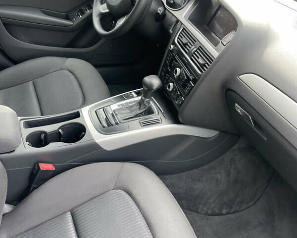 Белый Ауди А4, объемом двигателя 1.8 л и пробегом 220 тыс. км за 12500 $, фото 22 на Automoto.ua