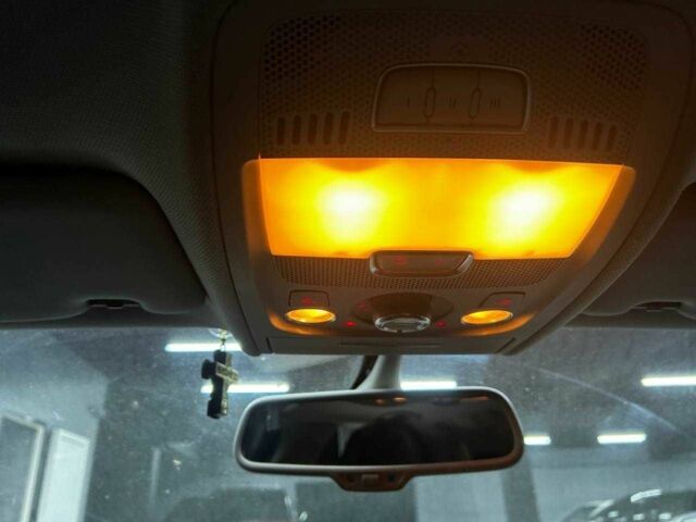 Білий Ауді А4, об'ємом двигуна 2 л та пробігом 225 тис. км за 10999 $, фото 16 на Automoto.ua
