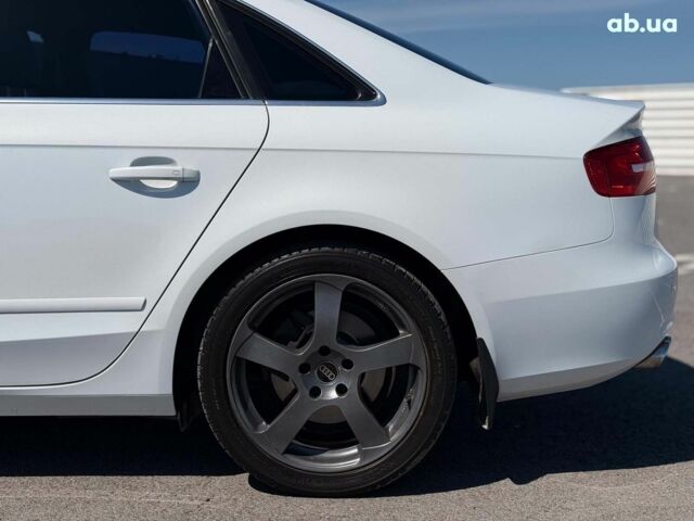 Белый Ауди А4, объемом двигателя 2 л и пробегом 99 тыс. км за 14290 $, фото 3 на Automoto.ua