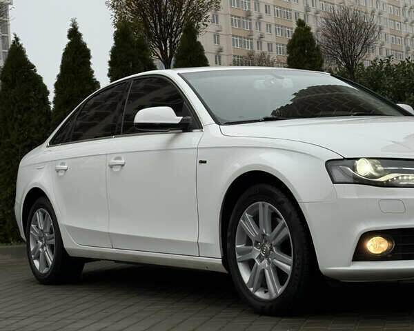 Белый Ауди А4, объемом двигателя 2 л и пробегом 116 тыс. км за 14500 $, фото 6 на Automoto.ua
