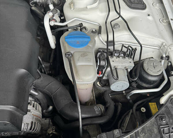 Белый Ауди А4, объемом двигателя 1.98 л и пробегом 193 тыс. км за 12300 $, фото 1 на Automoto.ua