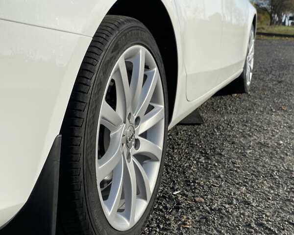 Белый Ауди А4, объемом двигателя 1.98 л и пробегом 178 тыс. км за 12500 $, фото 16 на Automoto.ua