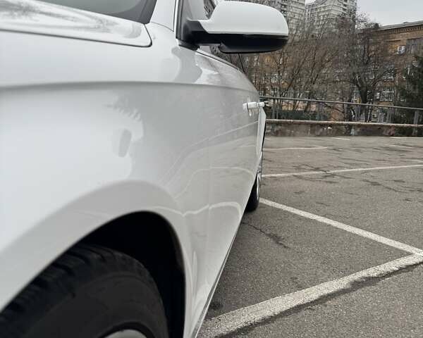 Білий Ауді А4, об'ємом двигуна 1.98 л та пробігом 213 тис. км за 11300 $, фото 21 на Automoto.ua