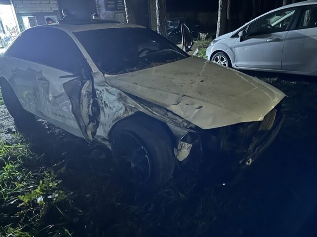 Білий Ауді А4, об'ємом двигуна 0 л та пробігом 250 тис. км за 2653 $, фото 6 на Automoto.ua