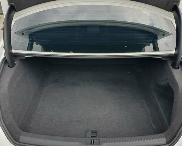 Белый Ауди А4, объемом двигателя 2 л и пробегом 212 тыс. км за 11500 $, фото 28 на Automoto.ua