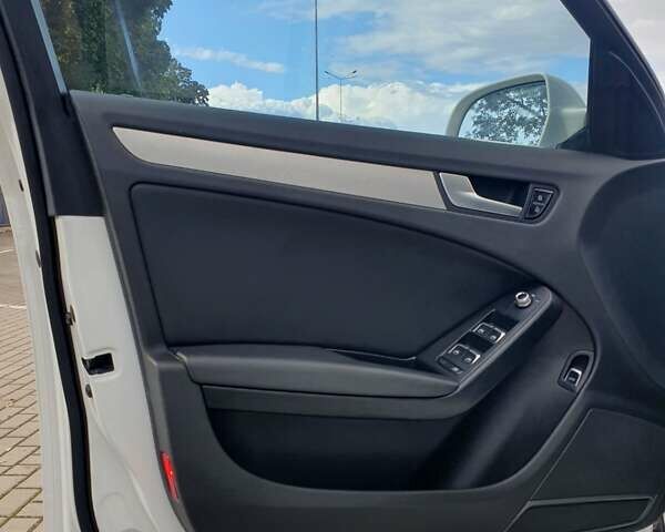 Белый Ауди А4, объемом двигателя 2 л и пробегом 212 тыс. км за 11500 $, фото 26 на Automoto.ua