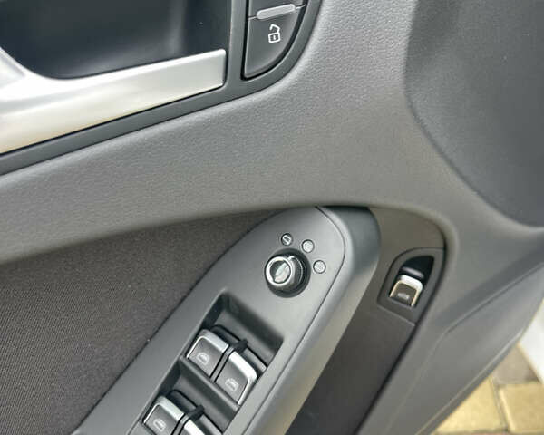 Белый Ауди А4, объемом двигателя 1.8 л и пробегом 220 тыс. км за 12500 $, фото 36 на Automoto.ua