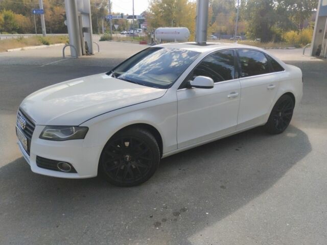 Белый Ауди А4, объемом двигателя 2 л и пробегом 280 тыс. км за 9200 $, фото 7 на Automoto.ua