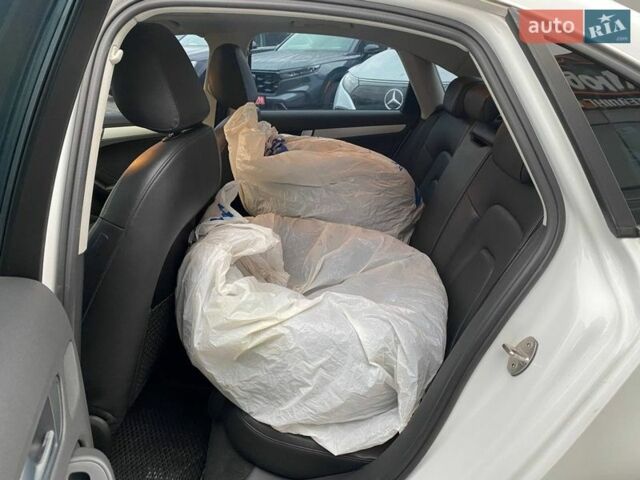 Белый Ауди А4, объемом двигателя 1.98 л и пробегом 57 тыс. км за 12000 $, фото 18 на Automoto.ua