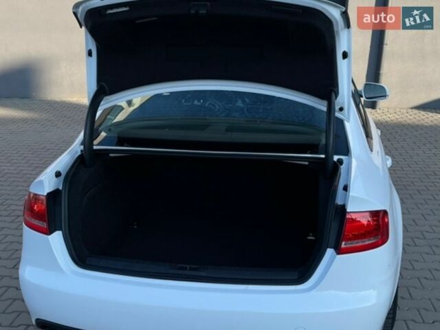 Білий Ауді А4, об'ємом двигуна 1.98 л та пробігом 172 тис. км за 9600 $, фото 12 на Automoto.ua