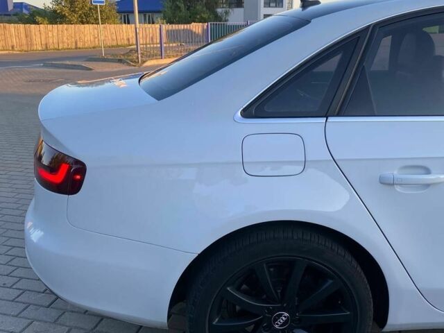 Білий Ауді А4, об'ємом двигуна 2 л та пробігом 197 тис. км за 11355 $, фото 10 на Automoto.ua
