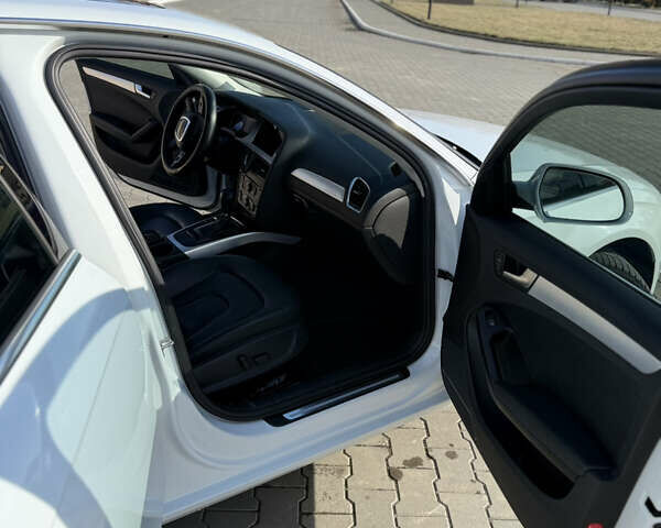 Білий Ауді А4, об'ємом двигуна 2 л та пробігом 200 тис. км за 10500 $, фото 9 на Automoto.ua
