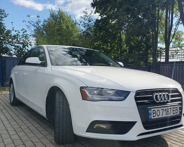 Белый Ауди А4, объемом двигателя 2 л и пробегом 212 тыс. км за 11500 $, фото 5 на Automoto.ua
