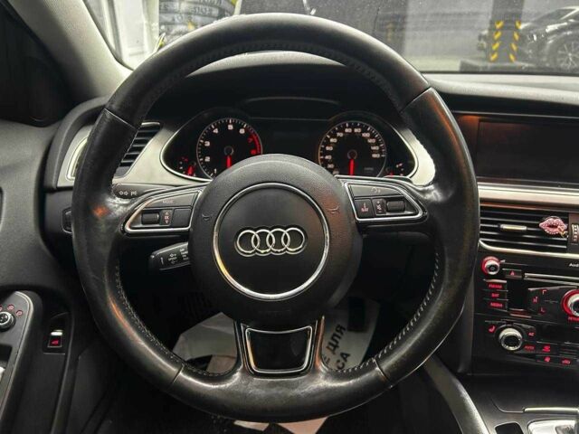 Білий Ауді А4, об'ємом двигуна 2 л та пробігом 225 тис. км за 10999 $, фото 17 на Automoto.ua