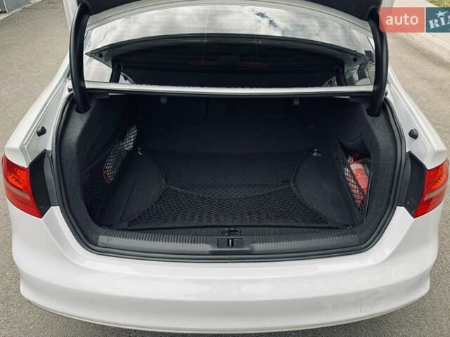 Белый Ауди А4, объемом двигателя 1.98 л и пробегом 162 тыс. км за 13800 $, фото 26 на Automoto.ua