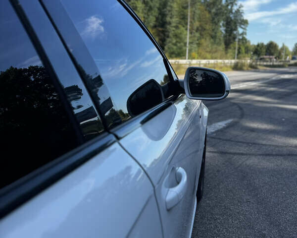 Белый Ауди А4, объемом двигателя 2 л и пробегом 209 тыс. км за 12900 $, фото 10 на Automoto.ua