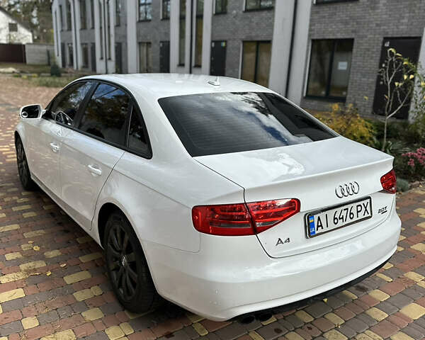 Белый Ауди А4, объемом двигателя 2 л и пробегом 234 тыс. км за 10700 $, фото 2 на Automoto.ua