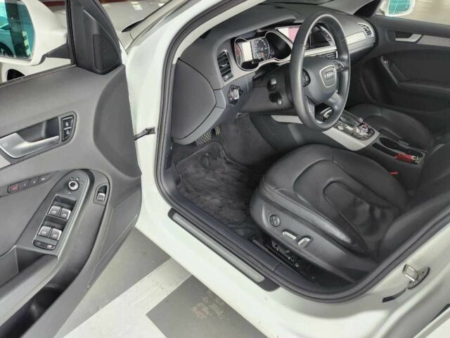 Белый Ауди А4, объемом двигателя 2 л и пробегом 48 тыс. км за 8248 $, фото 6 на Automoto.ua