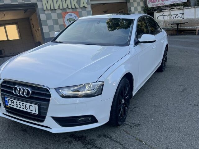 Білий Ауді А4, об'ємом двигуна 2 л та пробігом 23 тис. км за 11000 $, фото 4 на Automoto.ua