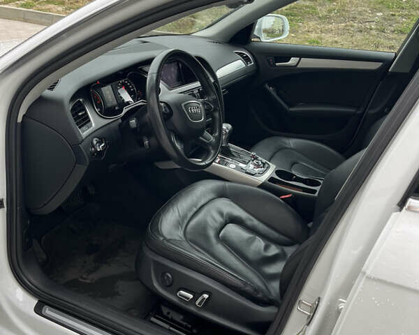 Білий Ауді А4, об'ємом двигуна 1.98 л та пробігом 200 тис. км за 12000 $, фото 22 на Automoto.ua