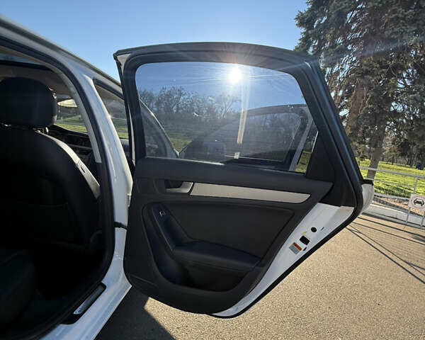 Білий Ауді А4, об'ємом двигуна 1.97 л та пробігом 82 тис. км за 16000 $, фото 29 на Automoto.ua