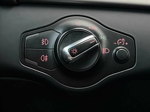 Білий Ауді А4, об'ємом двигуна 2 л та пробігом 171 тис. км за 11800 $, фото 18 на Automoto.ua