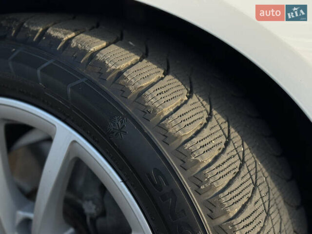 Белый Ауди А4, объемом двигателя 2 л и пробегом 200 тыс. км за 13800 $, фото 61 на Automoto.ua