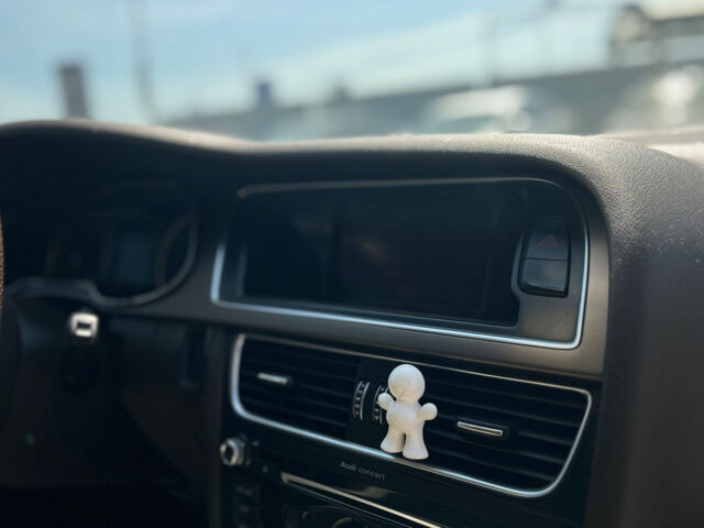 Белый Ауди А4, объемом двигателя 2 л и пробегом 152 тыс. км за 12800 $, фото 23 на Automoto.ua