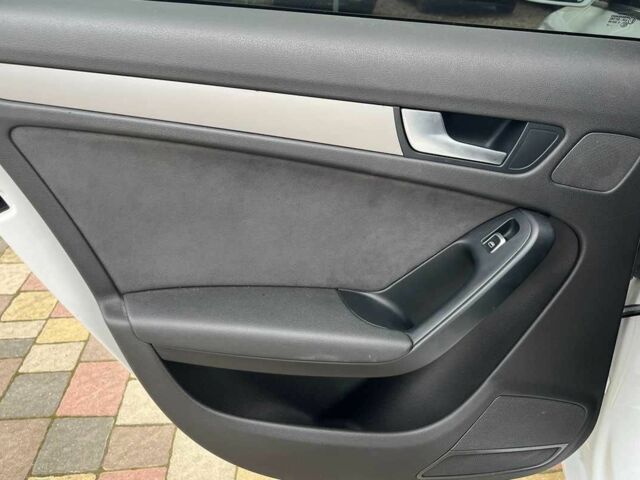 Белый Ауди А4, объемом двигателя 2 л и пробегом 298 тыс. км за 286 $, фото 17 на Automoto.ua