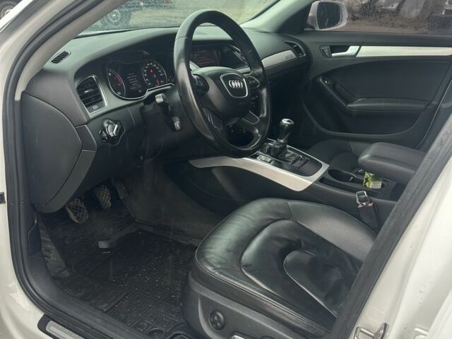 Білий Ауді А4, об'ємом двигуна 2 л та пробігом 170 тис. км за 13999 $, фото 7 на Automoto.ua