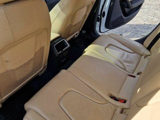 Белый Ауди А4, объемом двигателя 2 л и пробегом 170 тыс. км за 9300 $, фото 5 на Automoto.ua