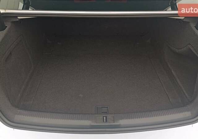 Белый Ауди А4, объемом двигателя 1.8 л и пробегом 134 тыс. км за 12541 $, фото 9 на Automoto.ua