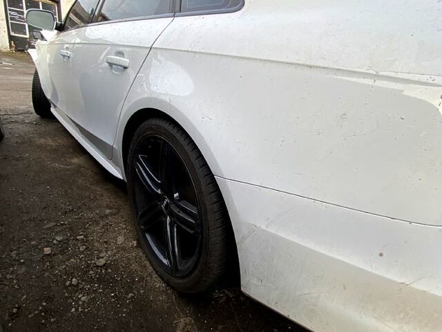 Белый Ауди А4, объемом двигателя 3 л и пробегом 142 тыс. км за 7500 $, фото 3 на Automoto.ua