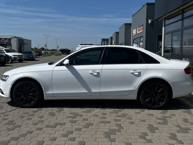 Белый Ауди А4, объемом двигателя 2 л и пробегом 152 тыс. км за 12800 $, фото 3 на Automoto.ua