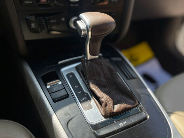 Белый Ауди А4, объемом двигателя 2 л и пробегом 152 тыс. км за 12800 $, фото 21 на Automoto.ua