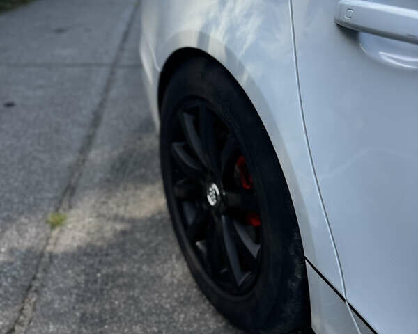 Белый Ауди А4, объемом двигателя 2 л и пробегом 209 тыс. км за 12900 $, фото 15 на Automoto.ua