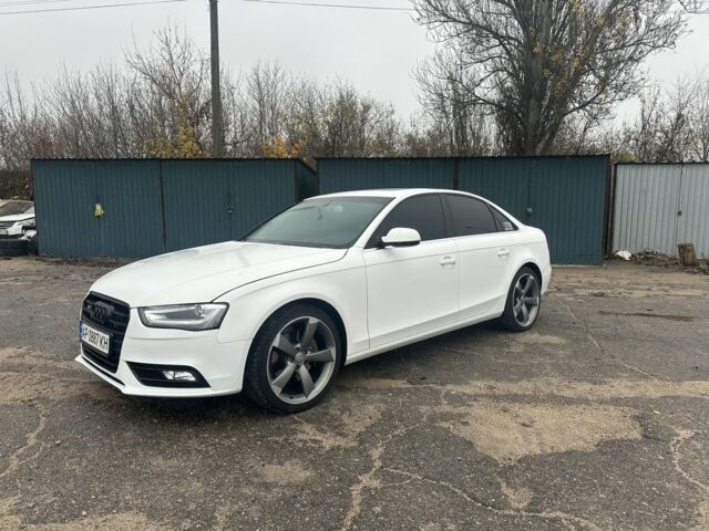 Білий Ауді А4, об'ємом двигуна 2 л та пробігом 170 тис. км за 13999 $, фото 2 на Automoto.ua