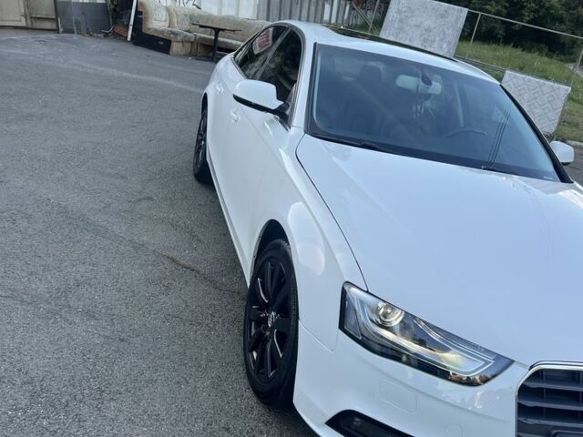 Білий Ауді А4, об'ємом двигуна 2 л та пробігом 23 тис. км за 11000 $, фото 5 на Automoto.ua