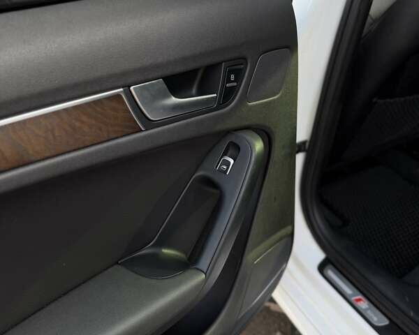 Білий Ауді А4, об'ємом двигуна 1.98 л та пробігом 206 тис. км за 13600 $, фото 30 на Automoto.ua