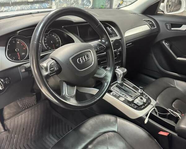 Ауди А4 2013 в Киеве на Automoto.ua Белый Ауди А4, объемом двигателя 1.98 л и пробегом 178 тыс. км за 11800 $, фото 2 на Automoto.ua