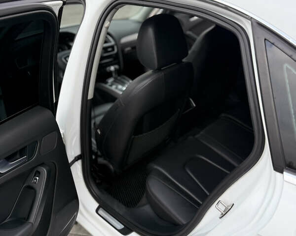 Білий Ауді А4, об'ємом двигуна 1.98 л та пробігом 258 тис. км за 15000 $, фото 18 на Automoto.ua