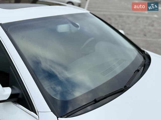 Білий Ауді А4, об'ємом двигуна 1.98 л та пробігом 258 тис. км за 15000 $, фото 15 на Automoto.ua