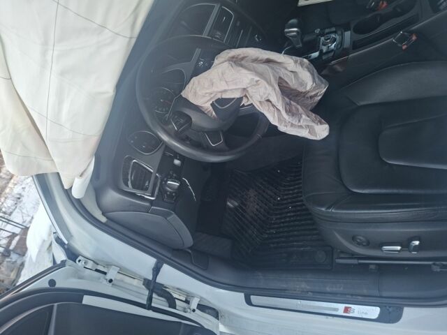 Белый Ауди А4, объемом двигателя 2 л и пробегом 150 тыс. км за 4000 $, фото 2 на Automoto.ua