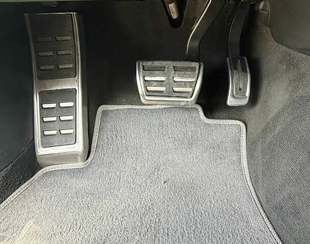 Білий Ауді А4, об'ємом двигуна 2 л та пробігом 310 тис. км за 13700 $, фото 27 на Automoto.ua
