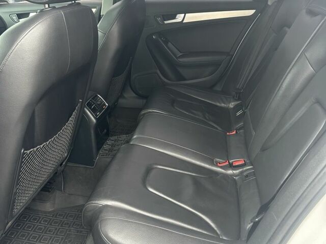 Білий Ауді А4, об'ємом двигуна 2 л та пробігом 170 тис. км за 13999 $, фото 8 на Automoto.ua