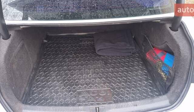 Белый Ауди А4, объемом двигателя 1.98 л и пробегом 210 тыс. км за 12300 $, фото 18 на Automoto.ua