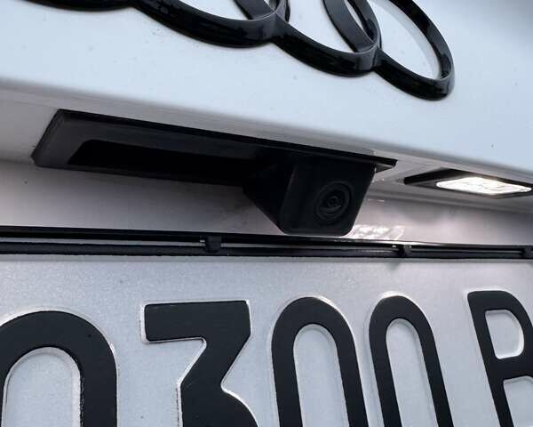 Белый Ауди А4, объемом двигателя 1.8 л и пробегом 120 тыс. км за 15500 $, фото 26 на Automoto.ua