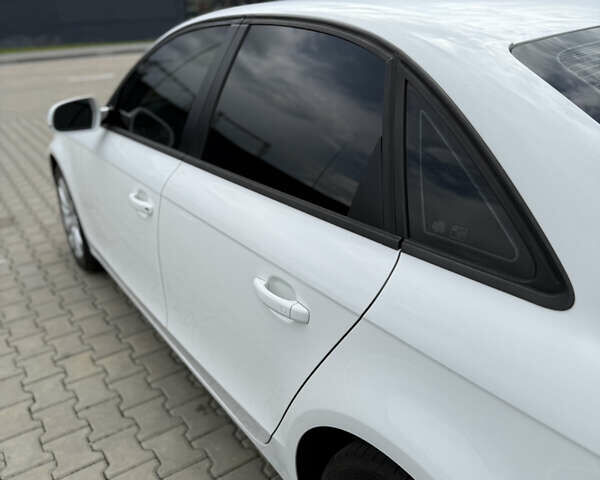 Белый Ауди А4, объемом двигателя 2 л и пробегом 96 тыс. км за 14500 $, фото 6 на Automoto.ua