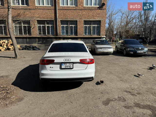 Ауді А4 2014 у Кривому Розі на Automoto.ua Білий Ауді А4, об'ємом двигуна 2 л та пробігом 239 тис. км за 13000 $, фото 15 на Automoto.ua